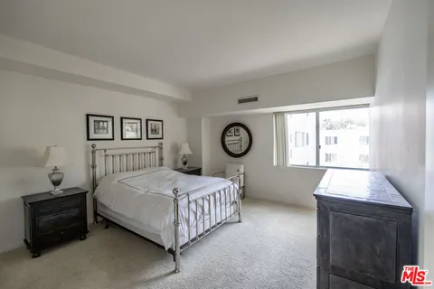 $1,149,000 | 1155 North La Cienega Boulevard, Unit 509, West Hollywood, CA 90069