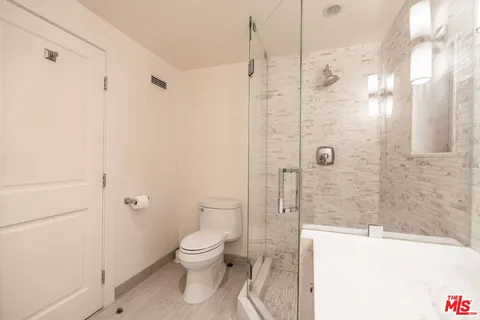 $1,149,000 | 1155 North La Cienega Boulevard, Unit 509, West Hollywood, CA 90069