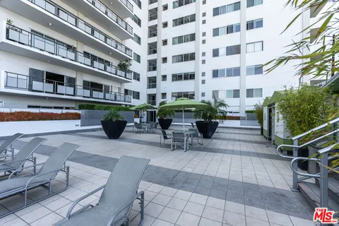 $1,149,000 | 1155 North La Cienega Boulevard, Unit 509, West Hollywood, CA 90069