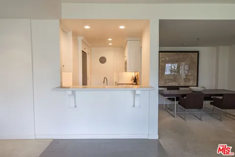 $1,149,000 | 1155 North La Cienega Boulevard, Unit 509, West Hollywood, CA 90069