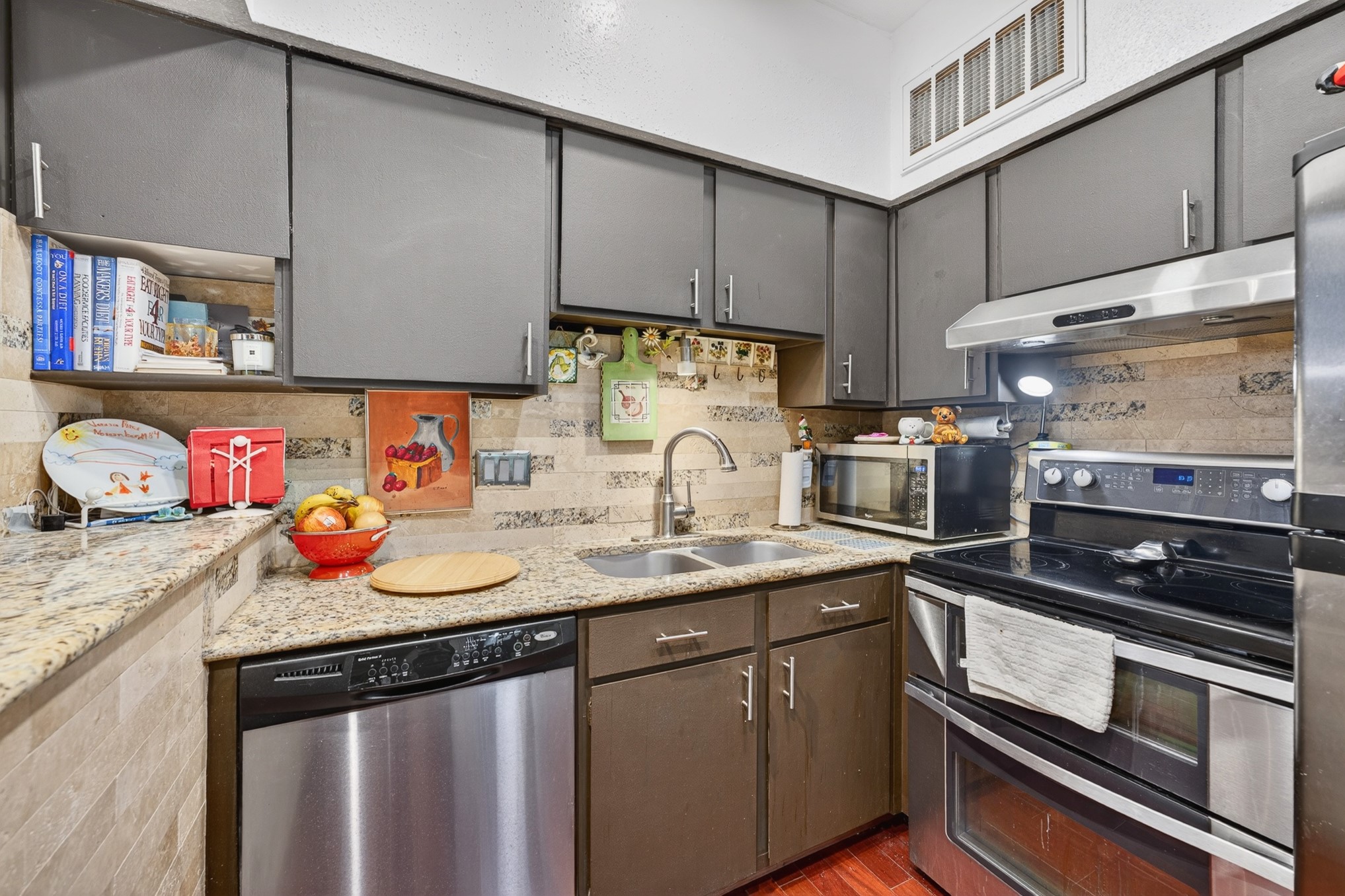 2100 Tanglewilde Street, Unit 225 Houston, TX 77063 - Photo 14 of 36