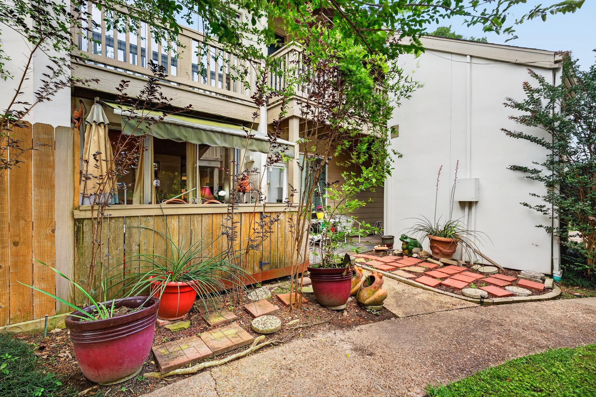 2100 Tanglewilde Street, Unit 225 Houston, TX 77063 - Photo 3 of 36