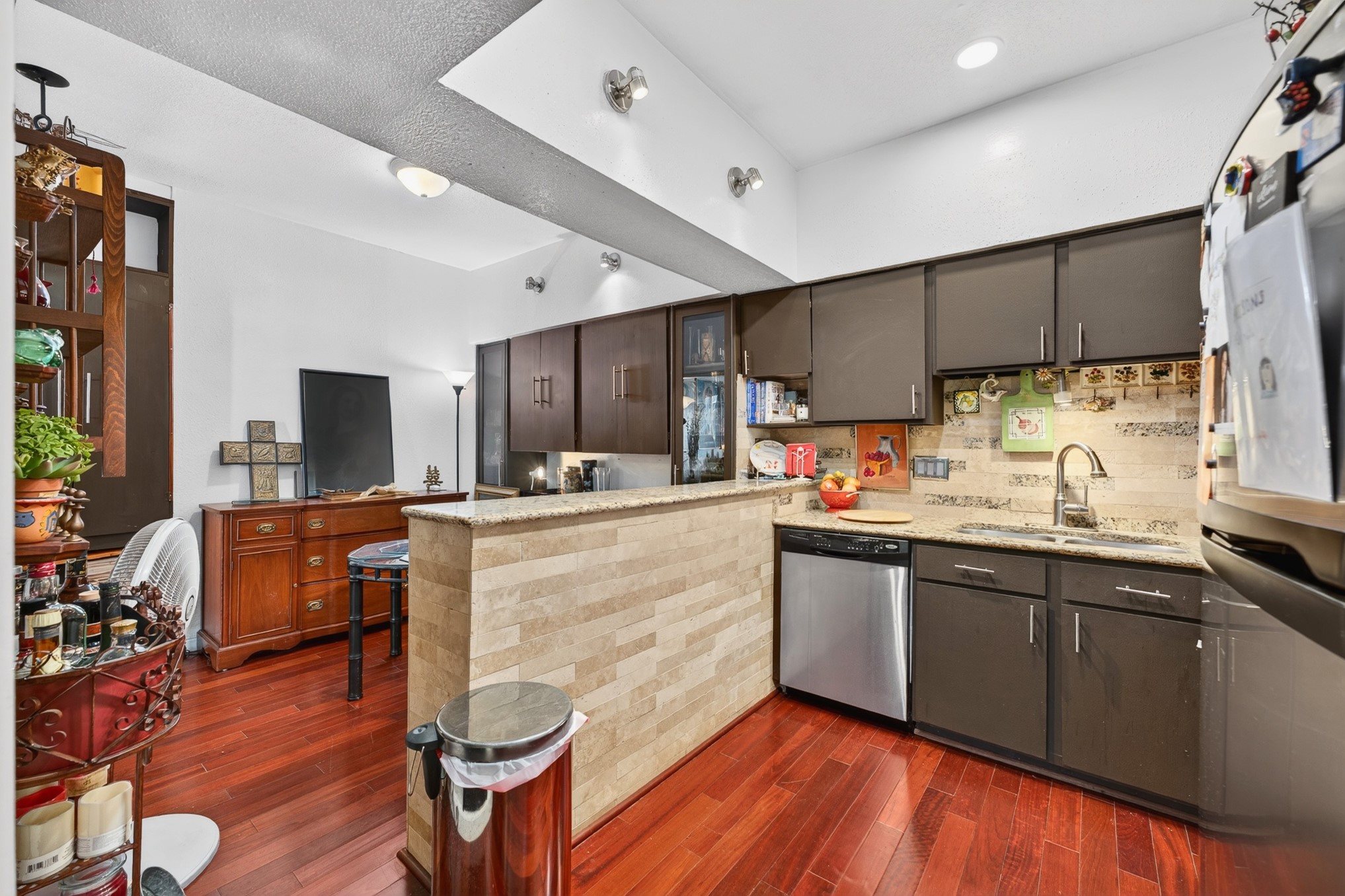 2100 Tanglewilde Street, Unit 225 Houston, TX 77063 - Photo 9 of 36