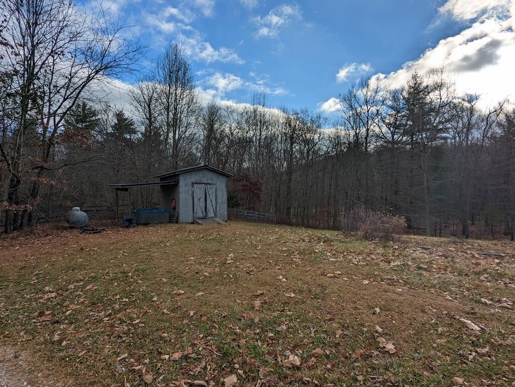 1555 Coles Knob Road Northeast Check, VA 24072 - Photo 21 of 27 a backyard of a house