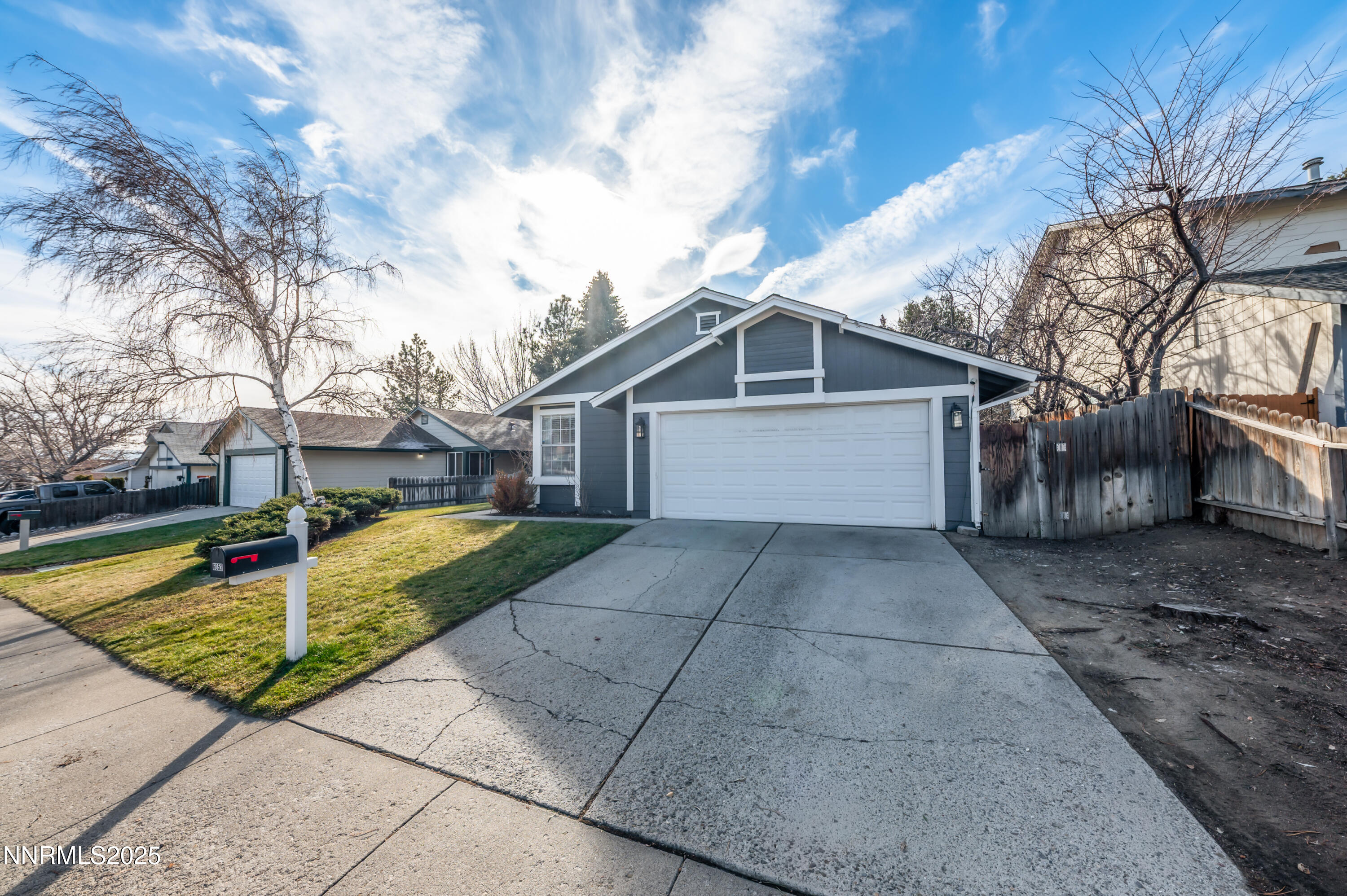 6052 Bankside Way Reno, NV 89523 - Photo 3 of 38 b-1002
