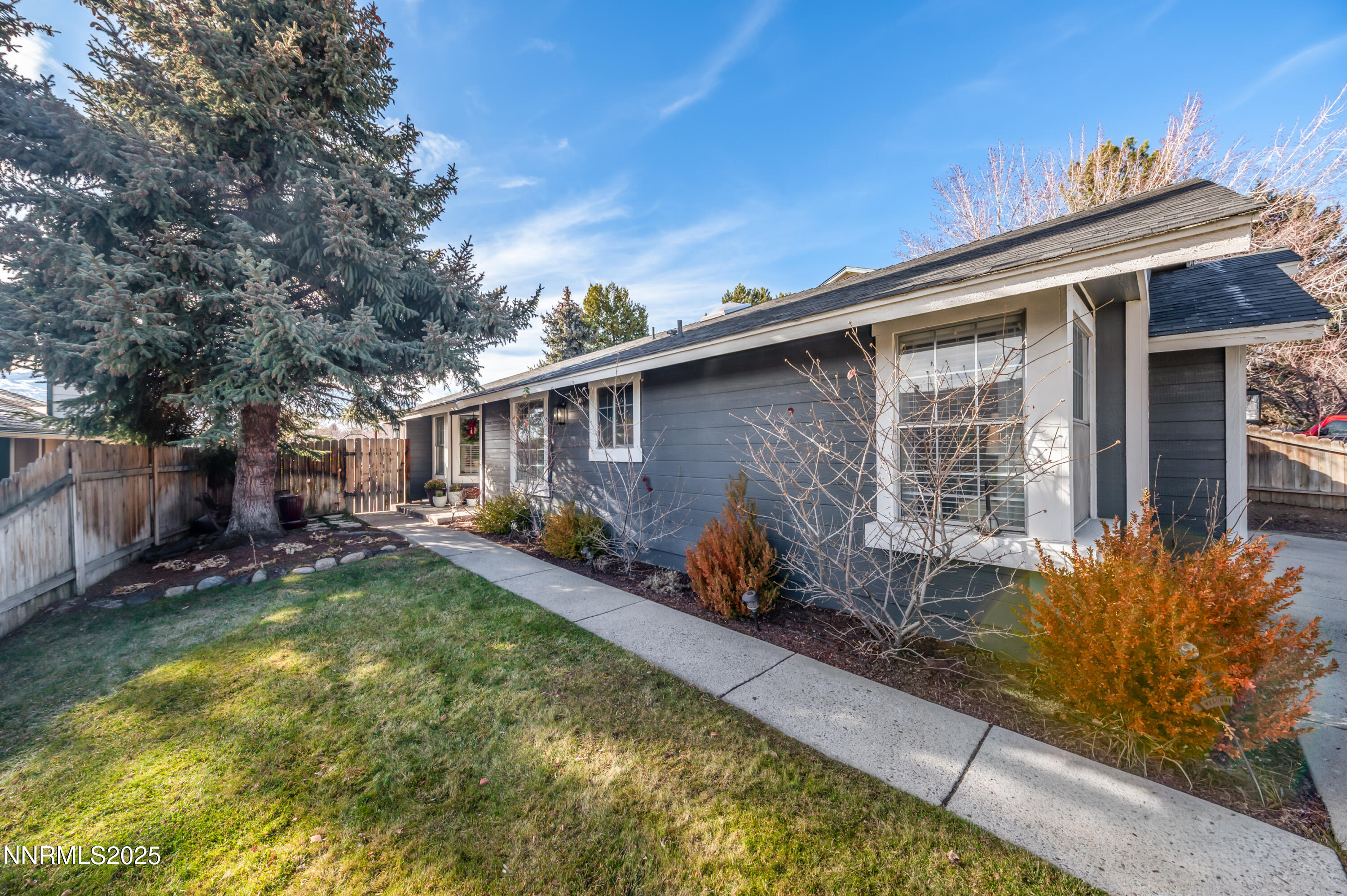 6052 Bankside Way Reno, NV 89523 - Photo 5 of 38 b-1007