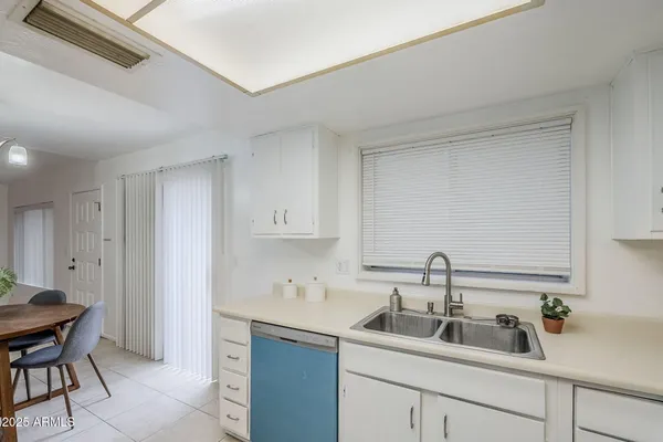 $330,000 | 16 West Loma Vista Drive, Unit 104, Tempe, AZ 85282