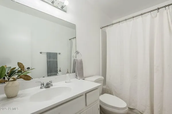 $334,900 | 16 West Loma Vista Drive, Unit 104, Tempe, AZ 85282
