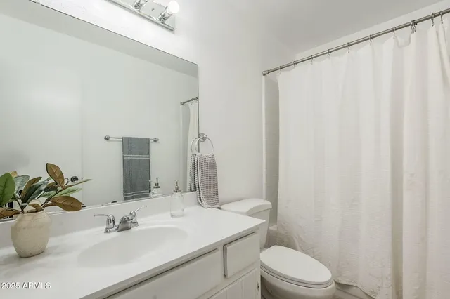 $344,400 | 16 West Loma Vista Drive, Unit 104, Tempe, AZ 85282