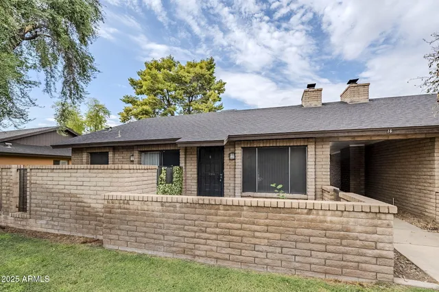 $344,400 | 16 West Loma Vista Drive, Unit 104, Tempe, AZ 85282