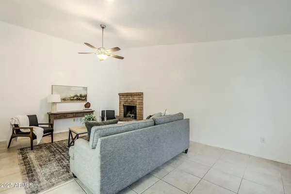 $334,900 | 16 West Loma Vista Drive, Unit 104, Tempe, AZ 85282