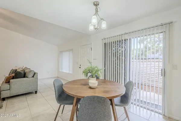 $334,900 | 16 West Loma Vista Drive, Unit 104, Tempe, AZ 85282