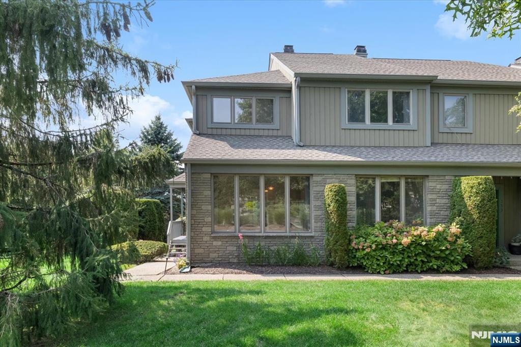 594 Glasmere Road Mahwah, NJ 07430 - Photo 1 of 48 Gallery Image 1