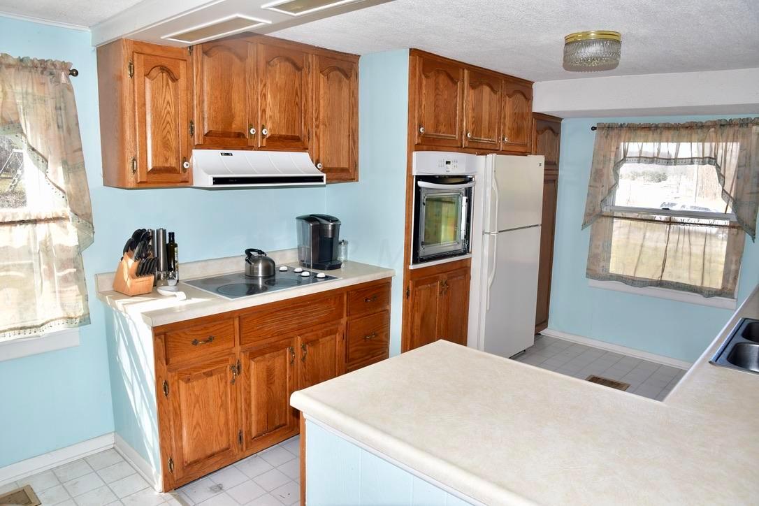 8950 Black Run Road Nashport, OH 43830 - Photo 13 of 35