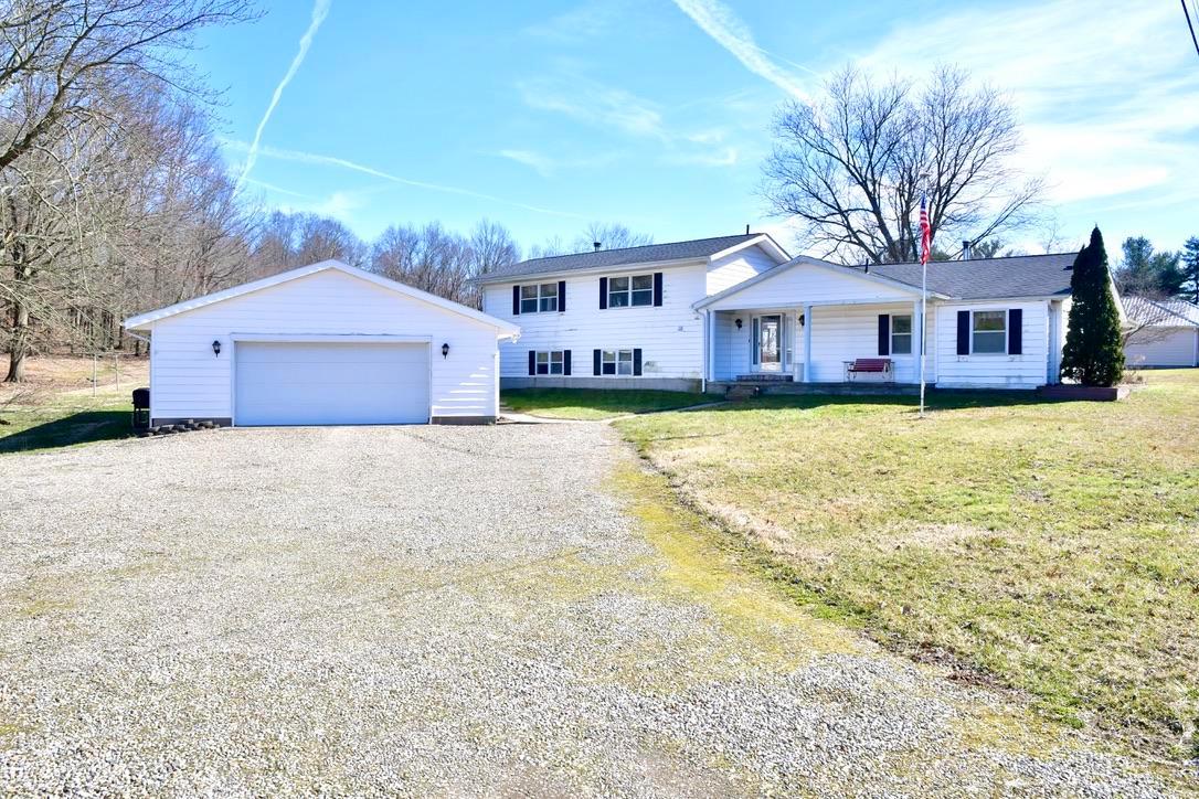 8950 Black Run Road Nashport, OH 43830 - Photo 3 of 35