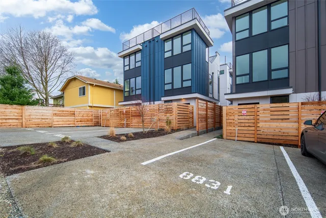 $699,000 | 8831 C Wallingford Avenue North, Seattle, WA 98103