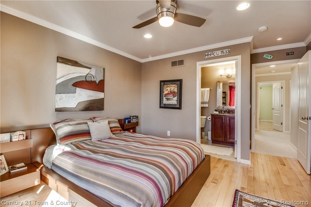 443 Mystic Valley Rochester, MI 48307 - Photo 25 of 56 interiors-56.jpg