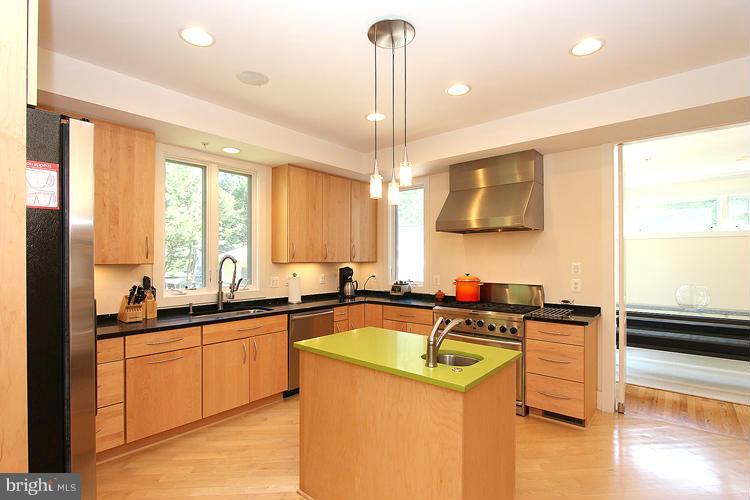 7605 Arden Road Cabin John, MD 20818 - Photo 12 of 28 Gourmet Kitchen