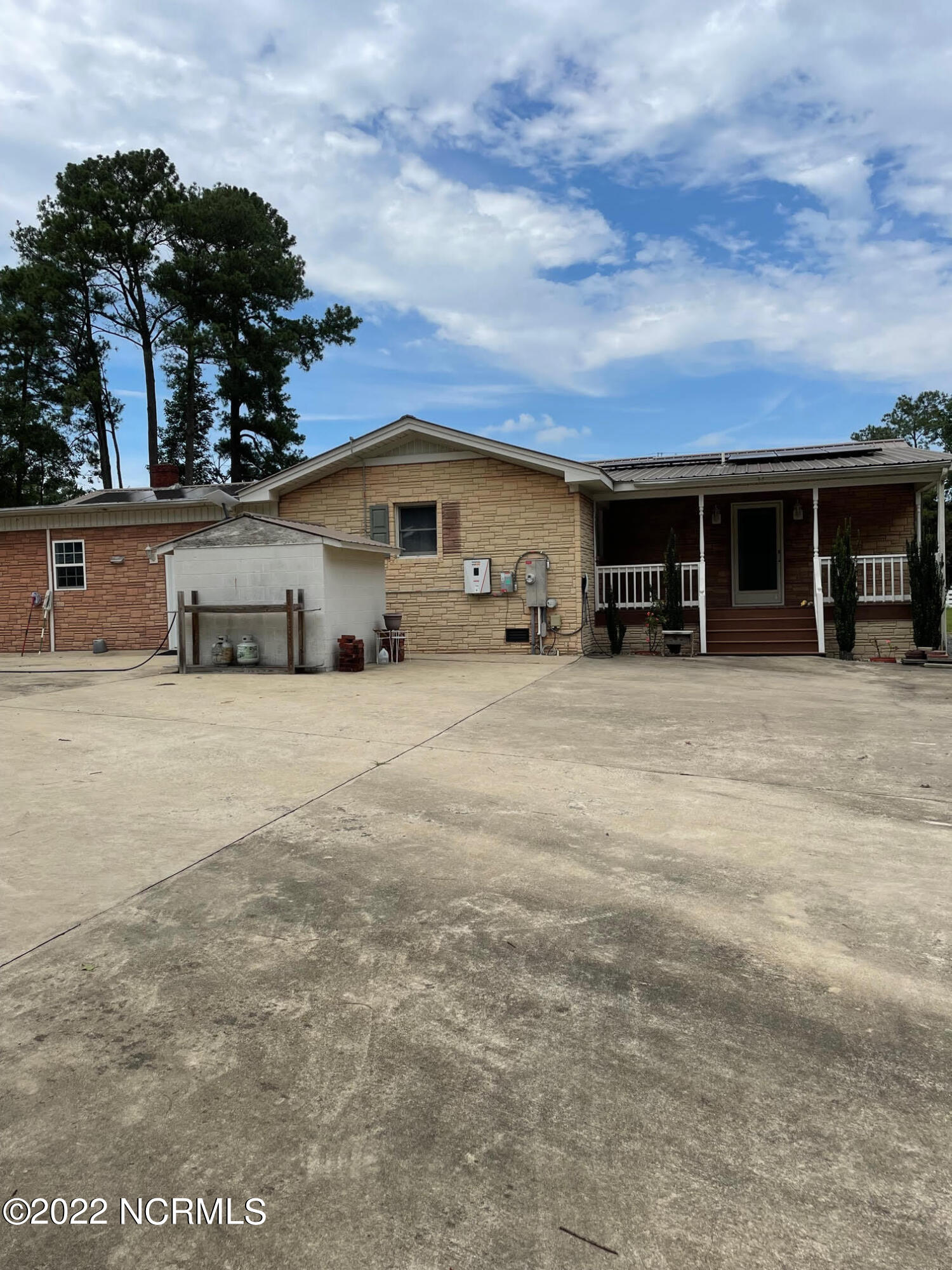 418 Red Hill Road Mount Olive, NC 28365 - Photo 3 of 14 RedBack