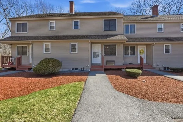 $299,000 | 64 MacIntosh Lane, Unit 64, Leominster, MA 01453