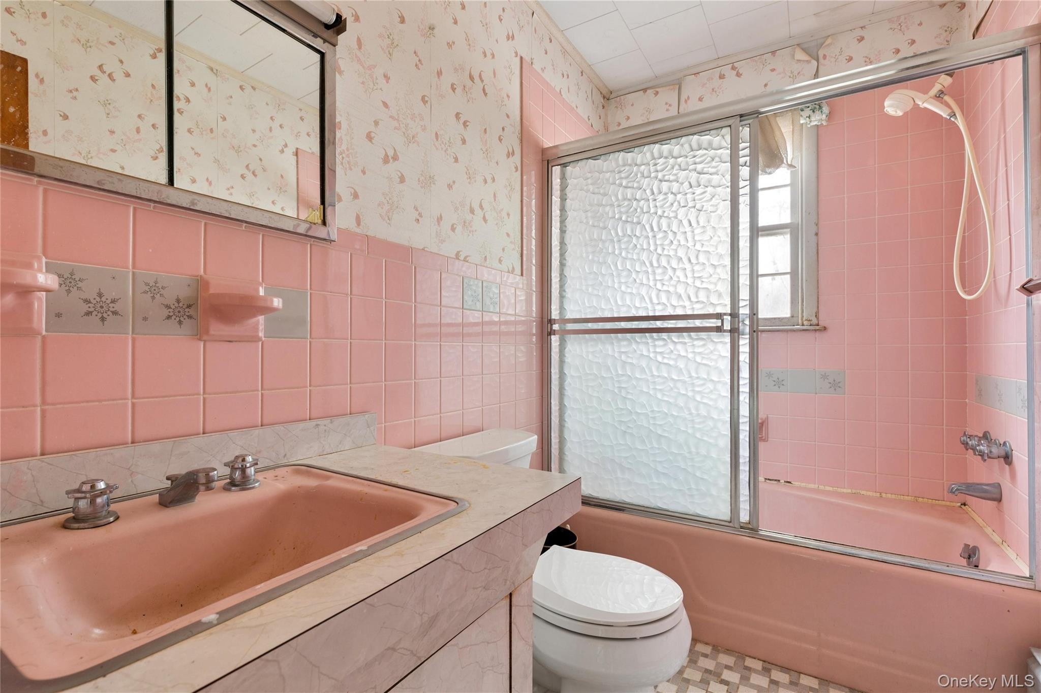 4 East Rampasture Road Hampton Bays, NY 11946 - Photo 15 of 34