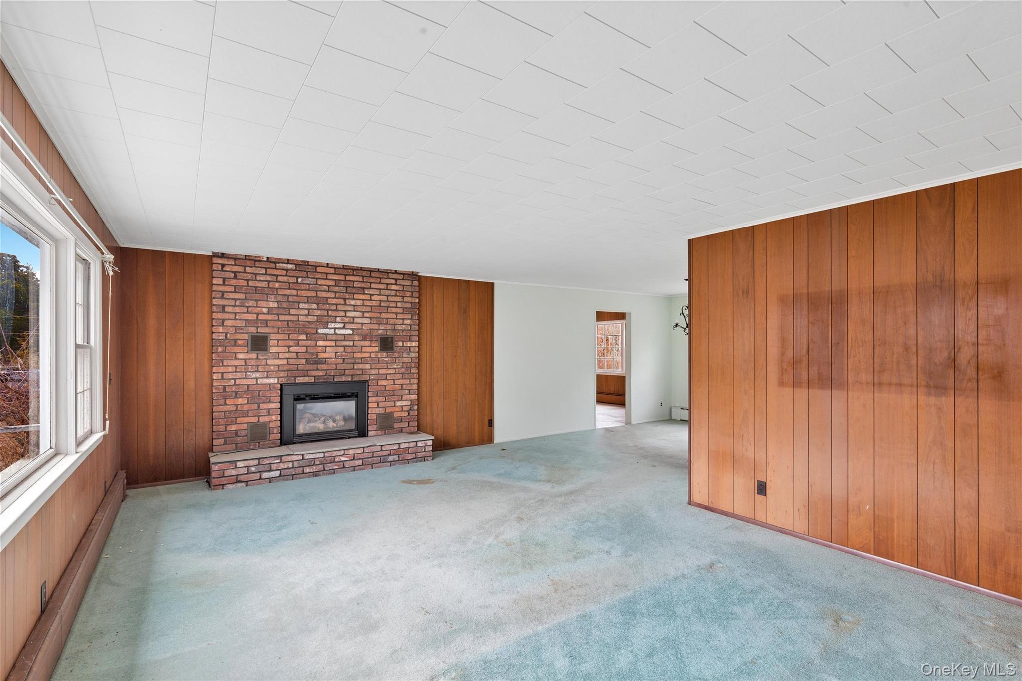 4 East Rampasture Road Hampton Bays, NY 11946 - Photo 4 of 34