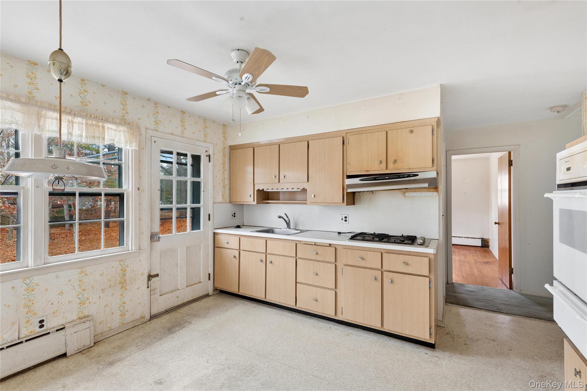 4 East Rampasture Road Hampton Bays, NY 11946 - Photo 10 of 34