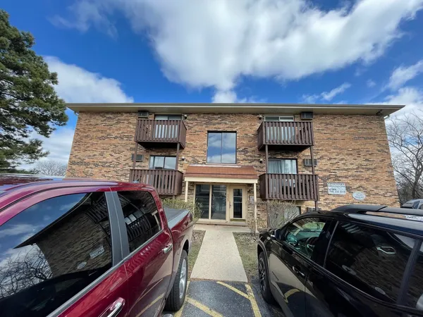 $1,750 | 535 Brookside Drive, Unit E, Westmont, IL 60559