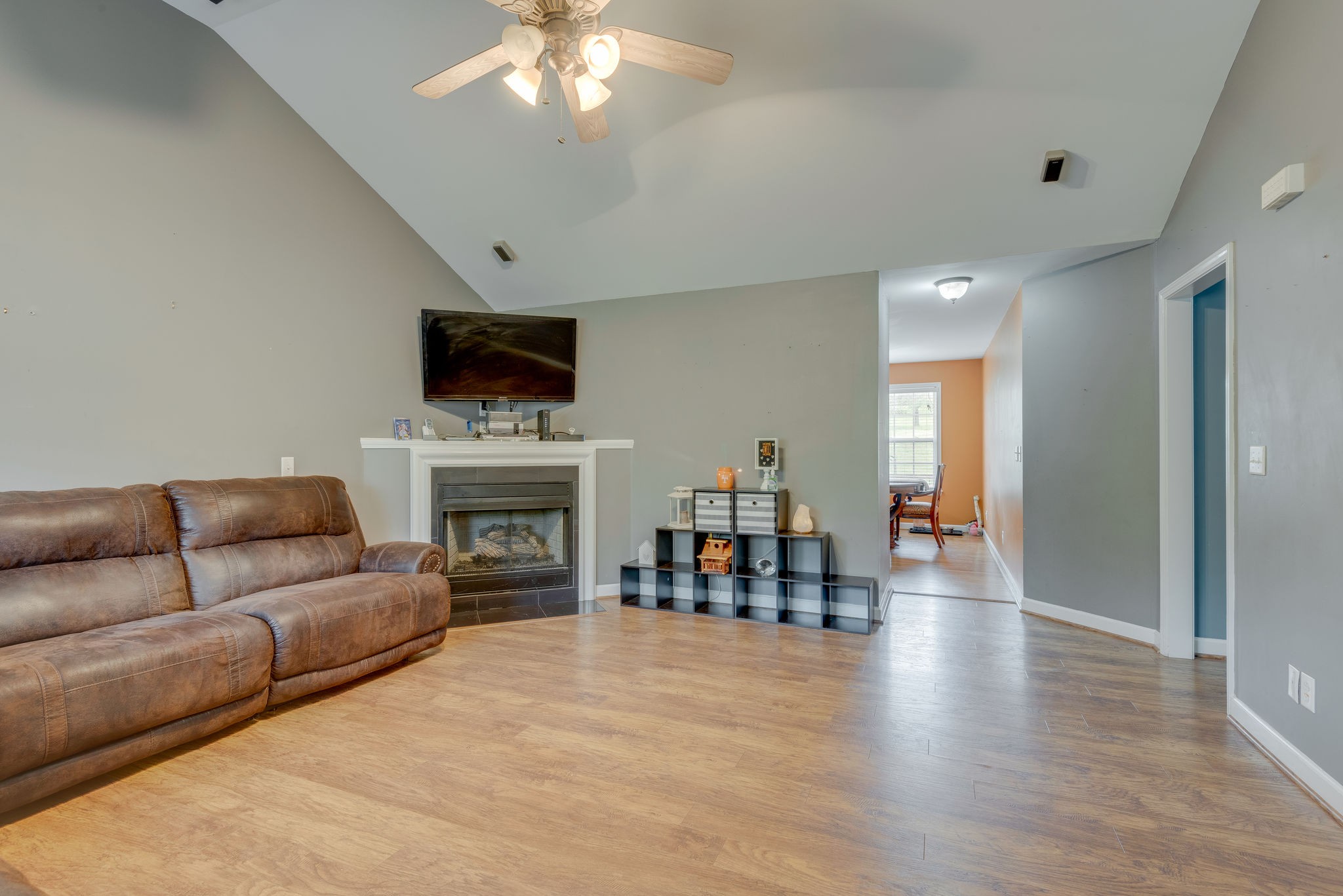 1008 Creek Bottom Road White Bluff, TN 37187 - Photo 5 of 27 Gallery Image 5