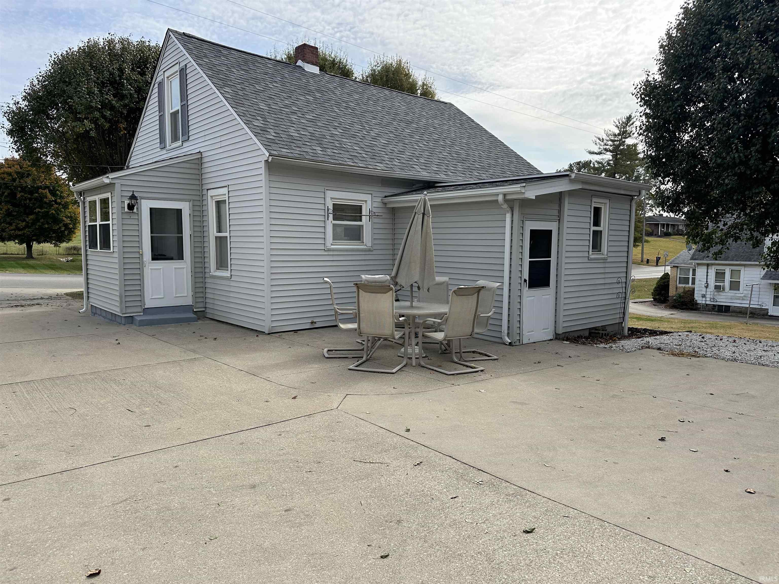 65 South Meridian Road Jasper, IN 47546 - Photo 3 of 29