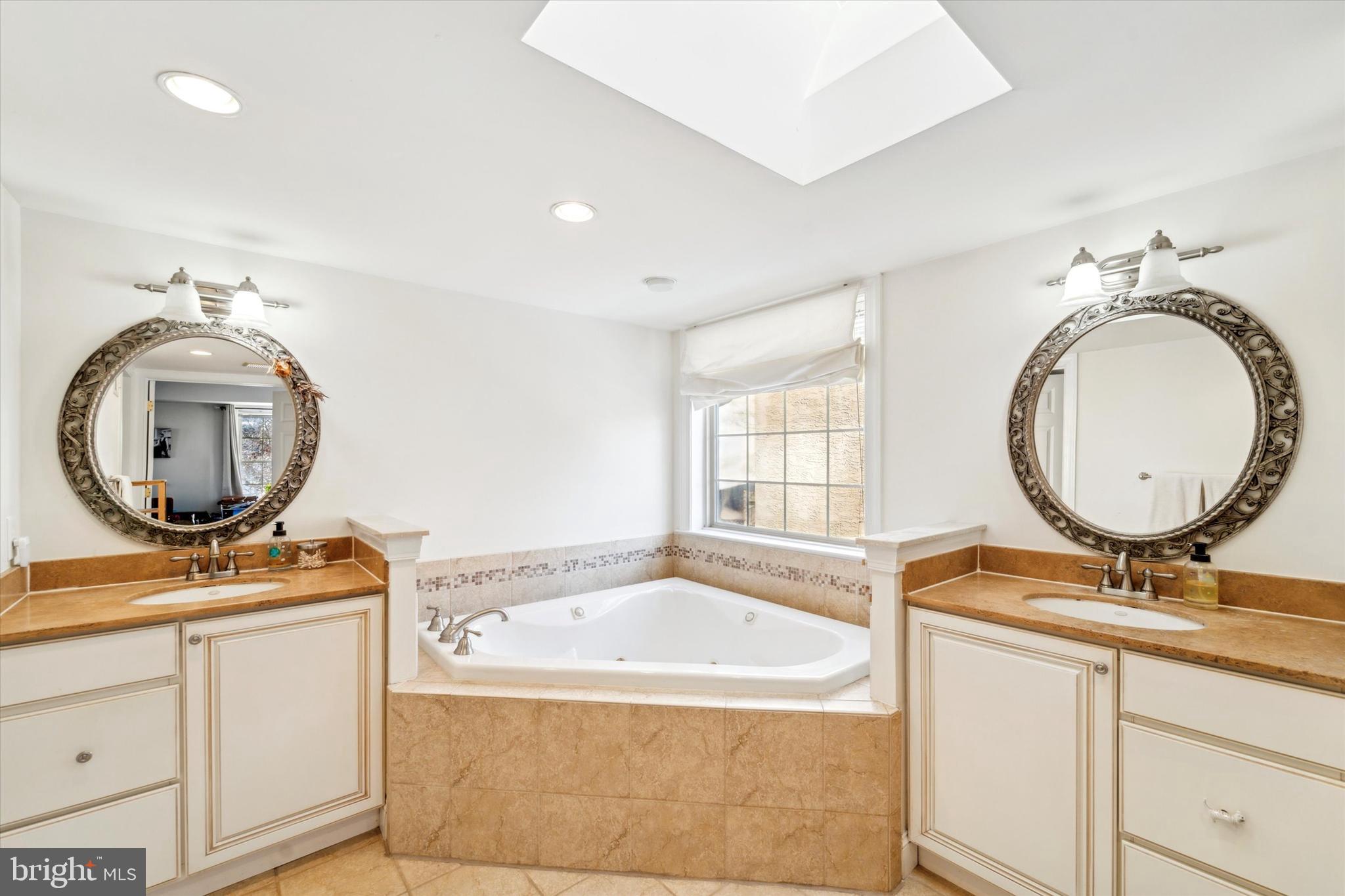 3913 Terrace Street, Unit A Philadelphia, PA 19128 - Photo 29 of 45 Bathroom 2 (Primary on suite)