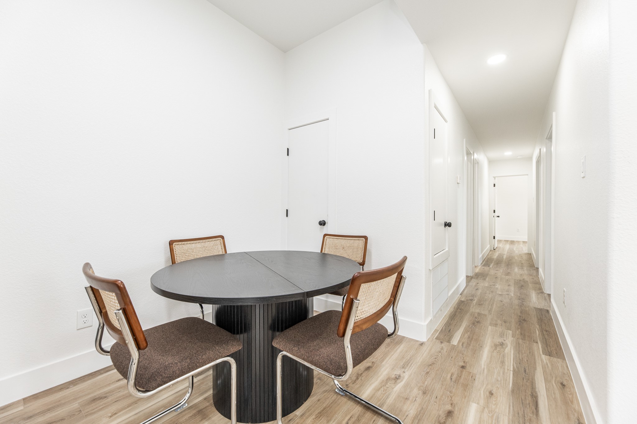9727 Stedman Street Houston, TX 77029 - Photo 10 of 23 Thoughtfully positioned dining area is perfect for everyday meals.