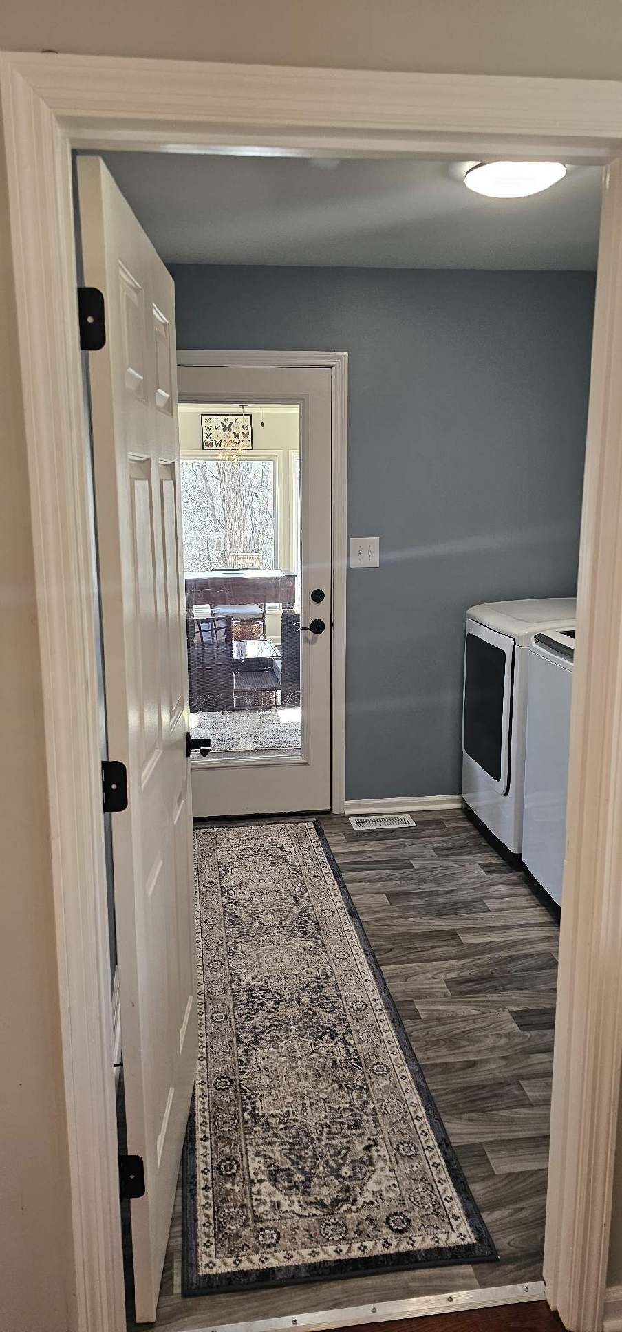 5207 Stacy Springs Road Springfield, TN 37172 - Photo 66 of 98 a living room with a fireplace