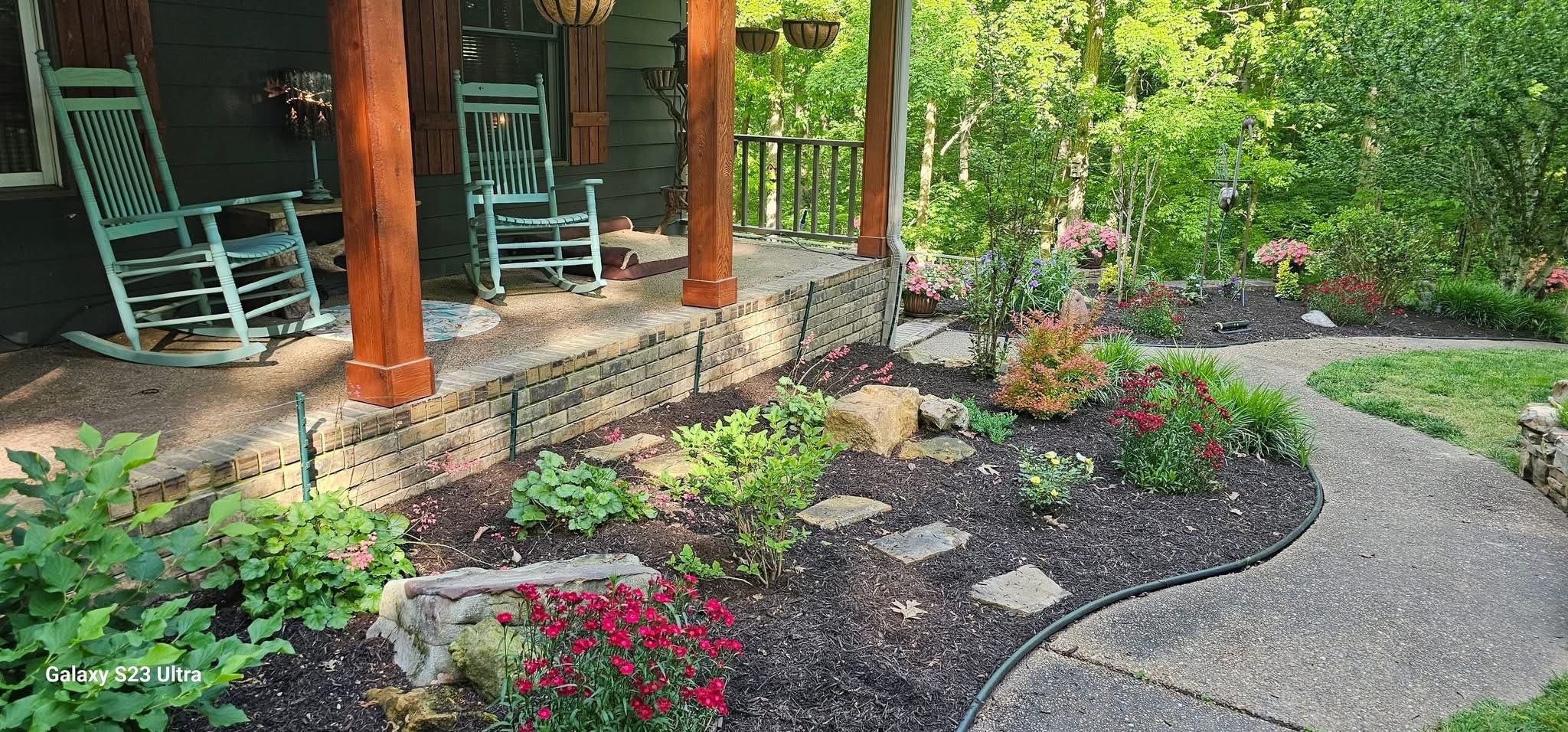 5207 Stacy Springs Road Springfield, TN 37172 - Photo 79 of 98 a view of a chair and table in the garden