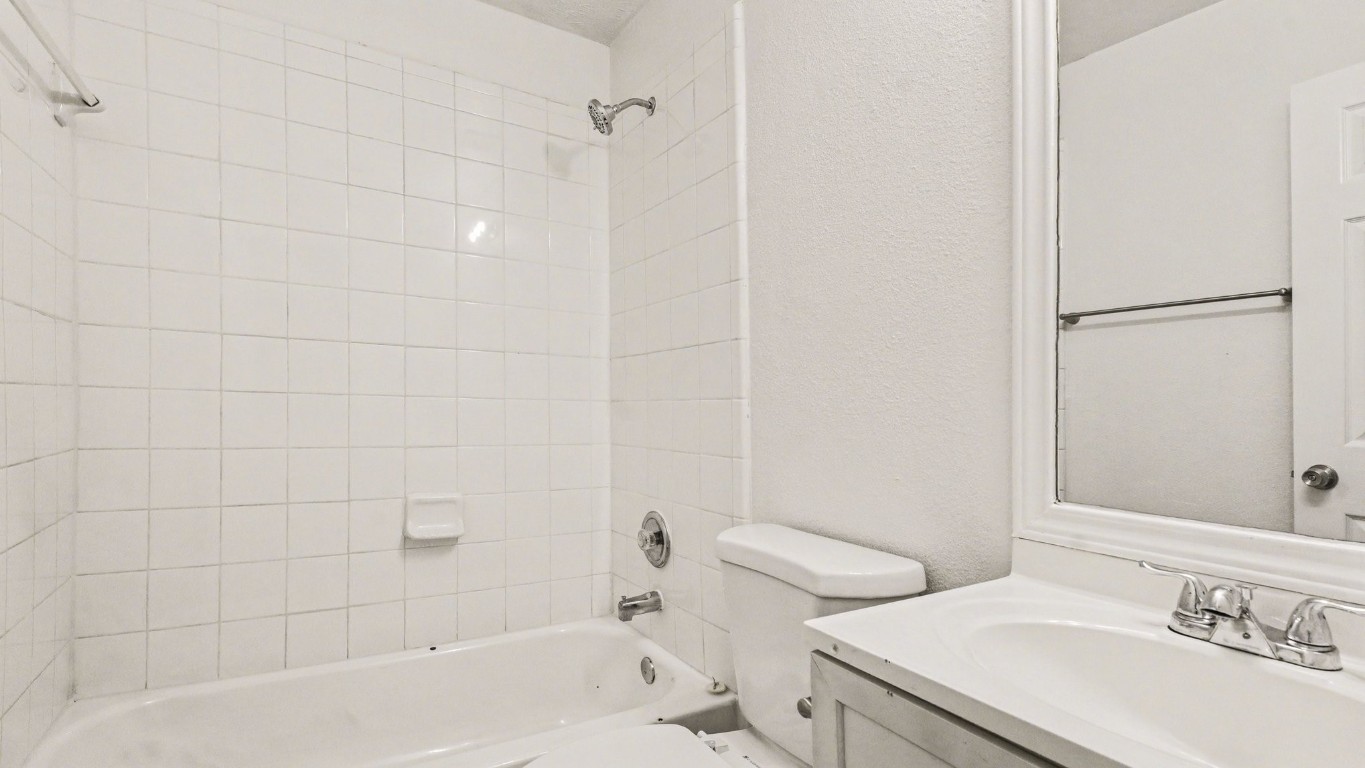 15834 Colonial Bridge Lane Houston, TX 77073 - Photo 11 of 18