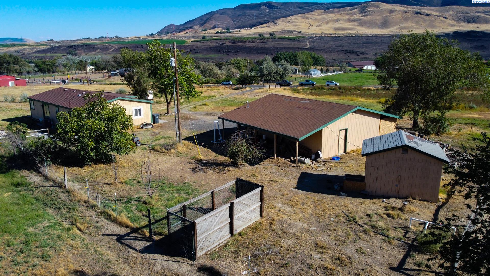 35206 West Rayhill Road Benton City, WA 99320 - Photo 1 of 32 Gallery Image 1