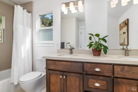 $1,849,000 | 11 Zandra Place, Novato, CA 94945