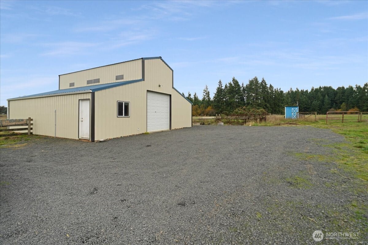283 Sargent Road Winlock, WA 98596 - Photo 29 of 39 a view of a house with backyard