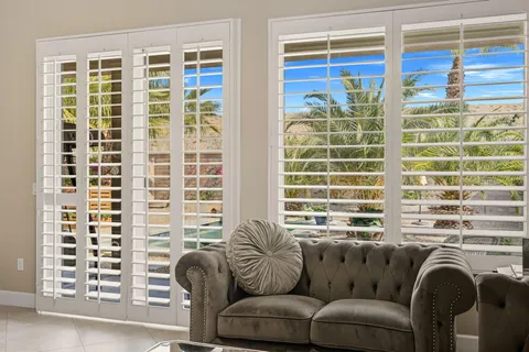 a view of a livingroom with furniture