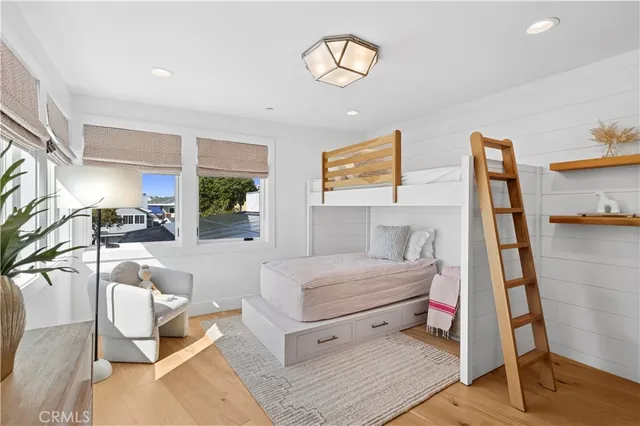 $6,995,000 | 706 Poinsettia Avenue, Corona del Mar, CA 92625