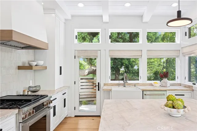 $6,995,000 | 706 Poinsettia Avenue, Corona del Mar, CA 92625