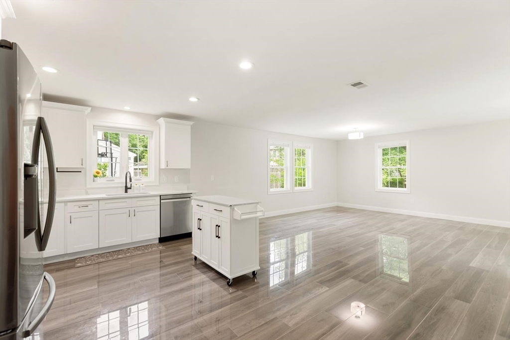 1295 Main Street Reading, MA 01867 - Photo 26 of 29