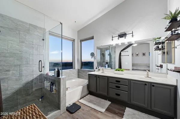 $670,000 | 3055 North Red Mountain, Unit 168, Mesa, AZ 85207