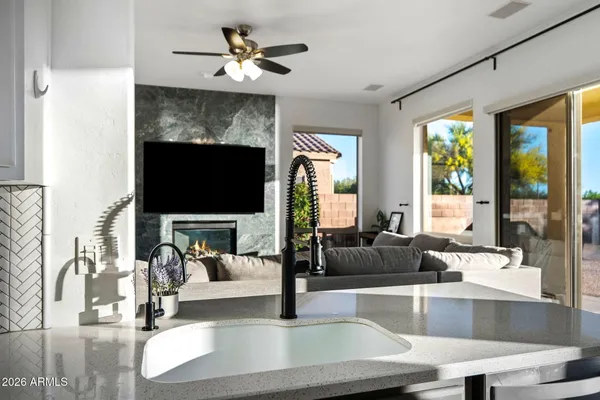 $670,000 | 3055 North Red Mountain, Unit 168, Mesa, AZ 85207