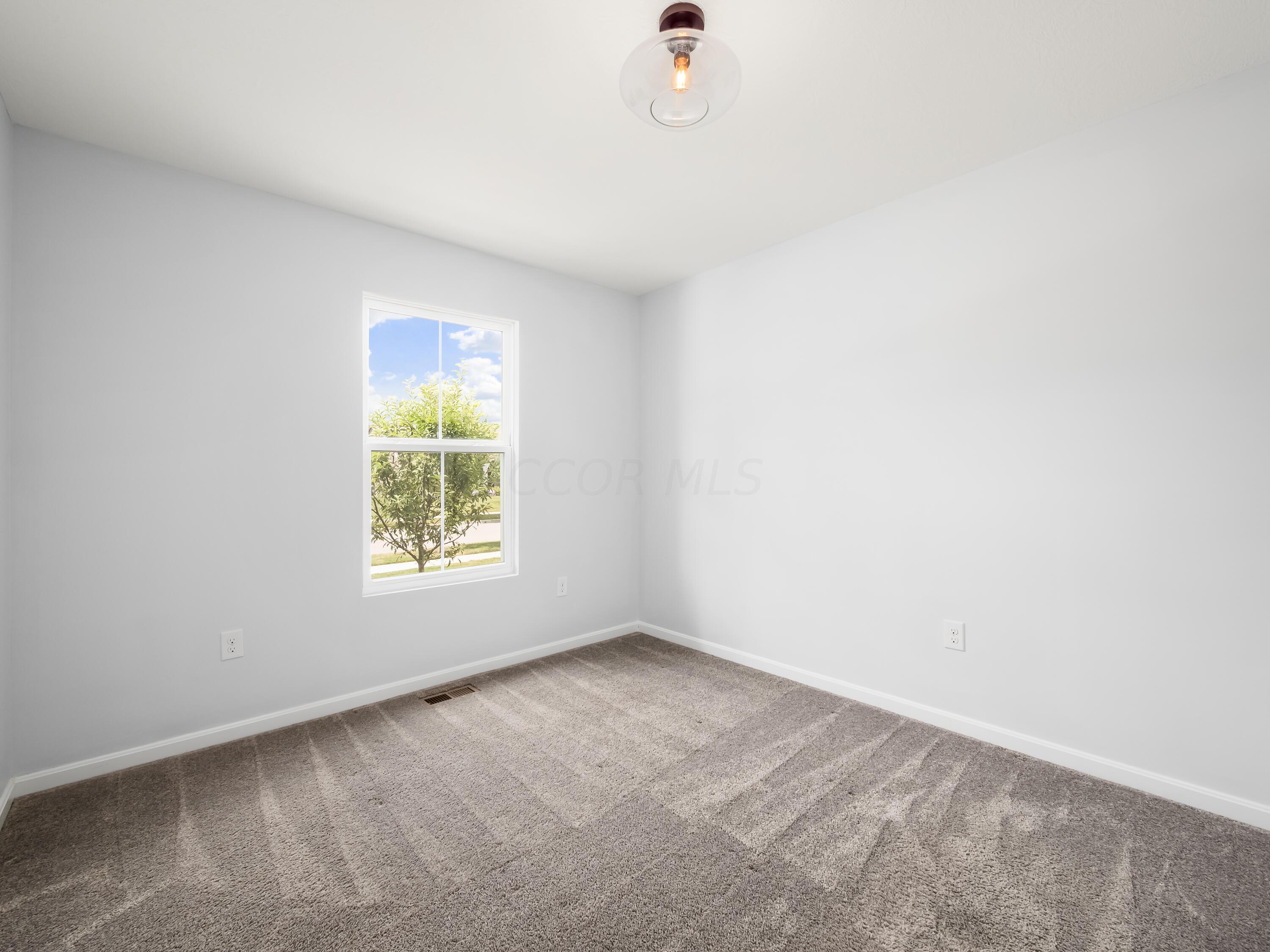 489 Randall Road Delaware, OH 43015 - Photo 22 of 35 Second bedroom