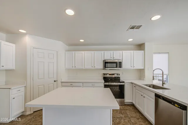 $350,000 | 21083 East Prospector Place, Red Rock, AZ 85145