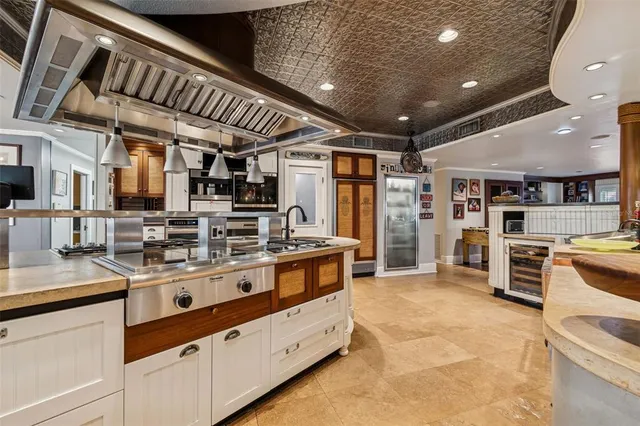 $1,495,000 | 8846 Merrimoor Boulevard East, Seminole, FL 33777