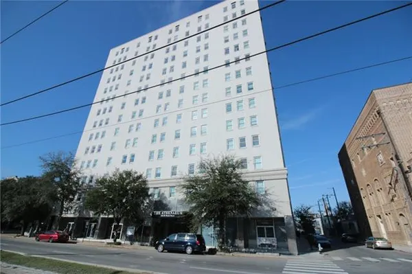 $1,200 | 1205 St Charles Avenue, Unit 1008, New Orleans, LA 70130