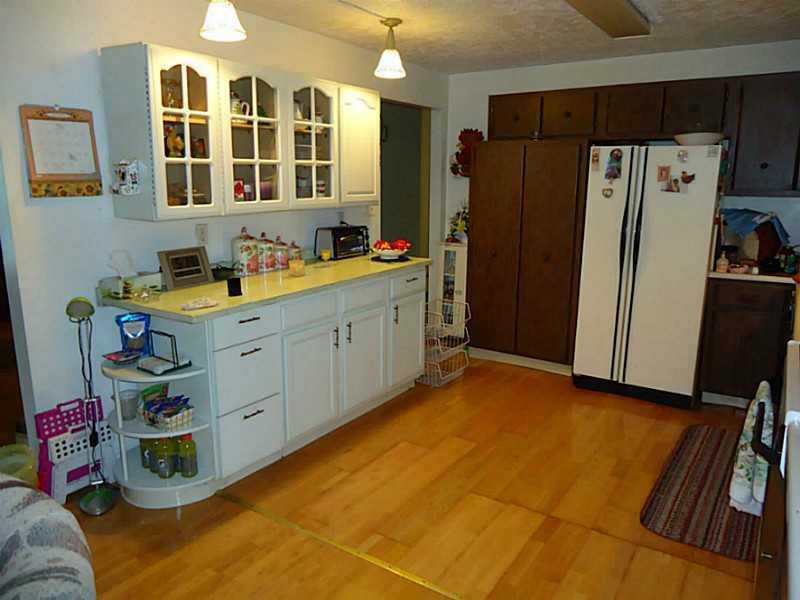 2757 Ridge Road Jefferson Hills, PA 15025 - Photo 4 of 21 Kitchen.