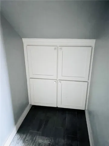 a view of utility room